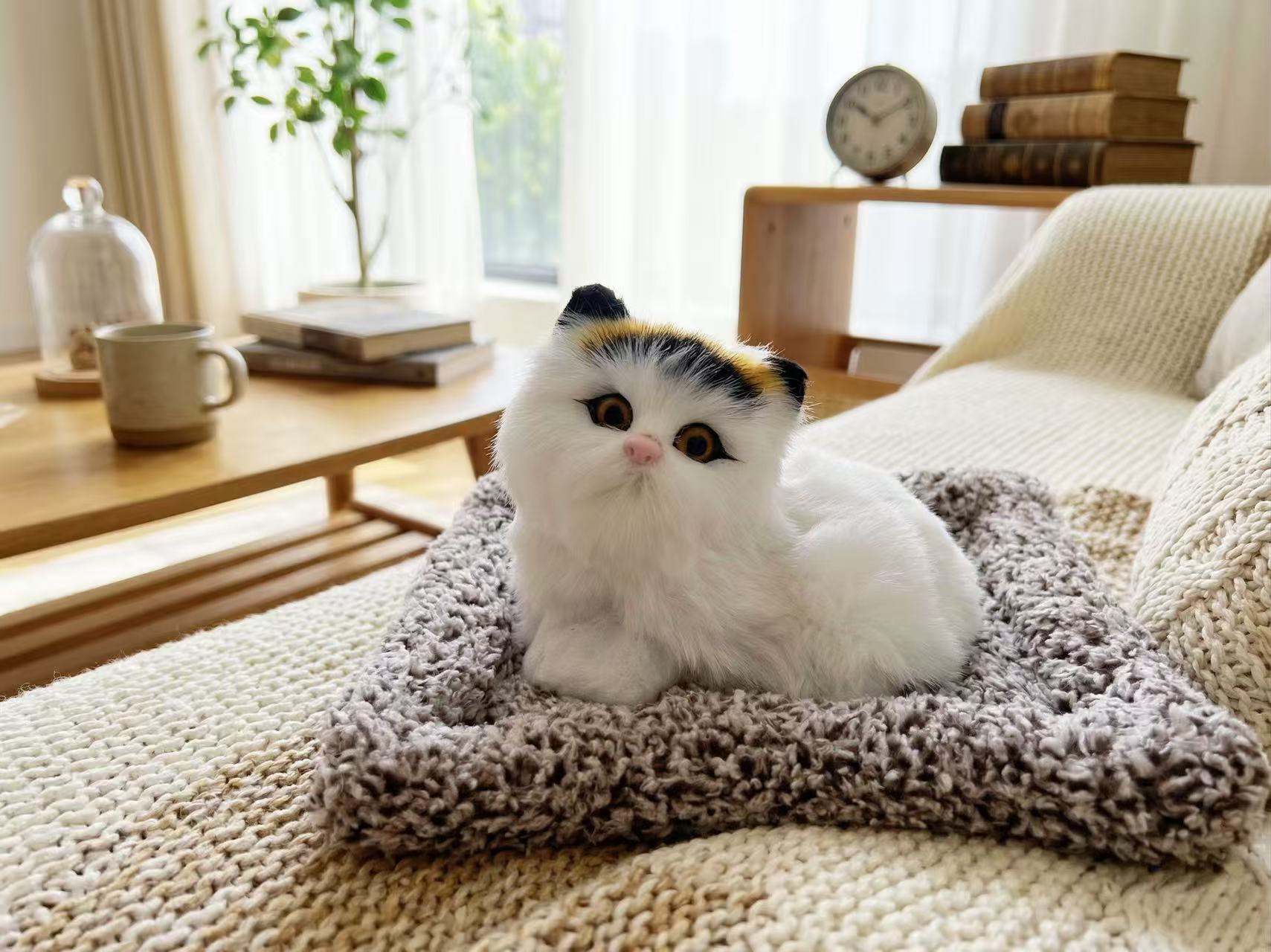 Lifelike Interactively Meowing Plush Cat with Reassignable Fur and Integrated Shaggy Base – Press & Hear Meow!