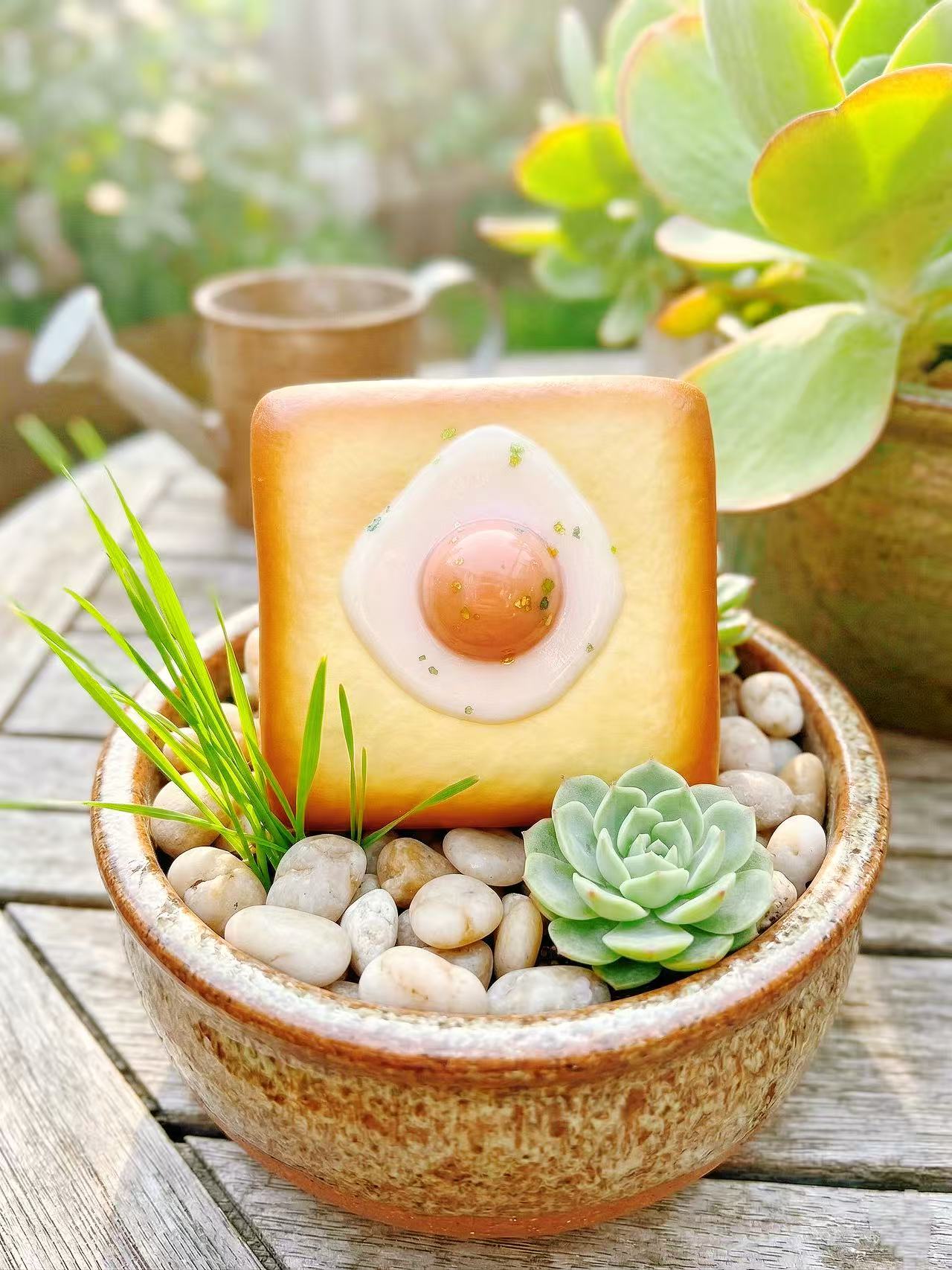 Premium "Sizzling Sunnyside" Toast Squishy – Realistic Slow-Rising Stress Relief Toy with Gold Flake Garnish