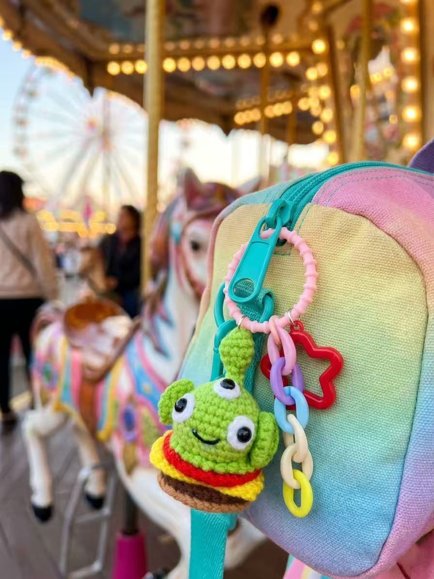 Crocheted Three-Eyed Alien Burger Keychain, Amigurumi Food Bag Charm, Kawaii Plush Backpack Accessory