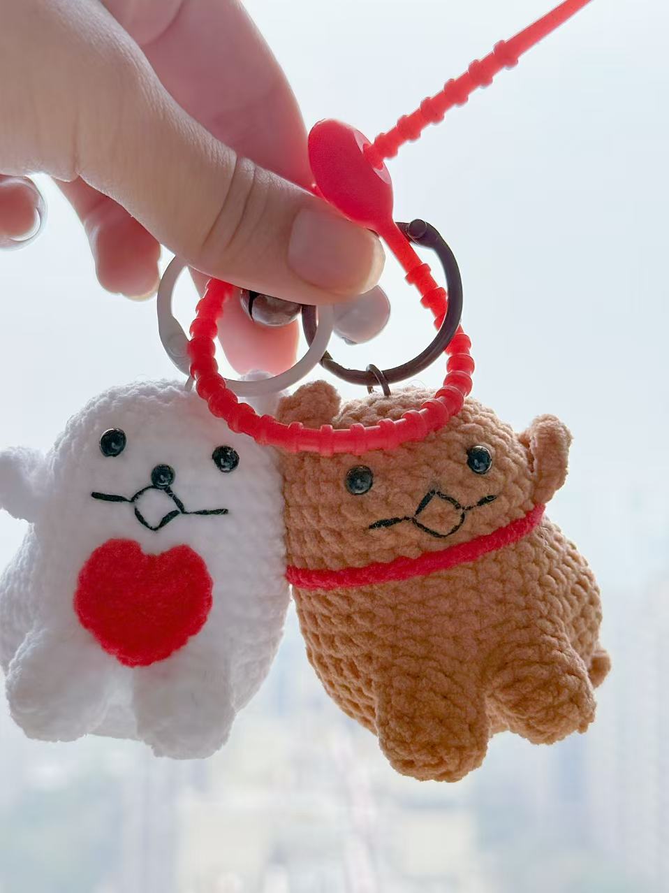 Magnetic Best Friend Crochet Plush Keychain - Cute Couple Cat & Dog Amigurumi Bag Charm - Handmade Anniversary Gift for Lovers, BFF Gift Set